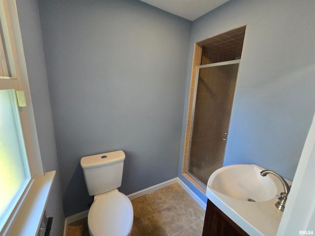 2020 W NEWMAN Parkway, Peoria, IL 61604