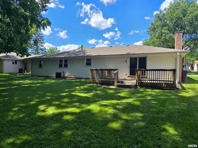 2020 W NEWMAN Parkway, Peoria, IL 61604
