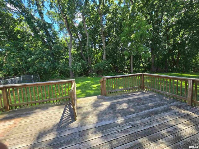 2020 W NEWMAN Parkway, Peoria, IL 61604
