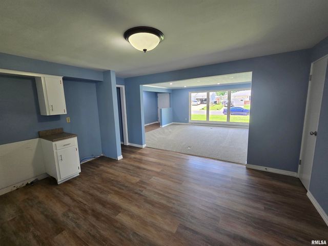 2020 W NEWMAN Parkway, Peoria, IL 61604