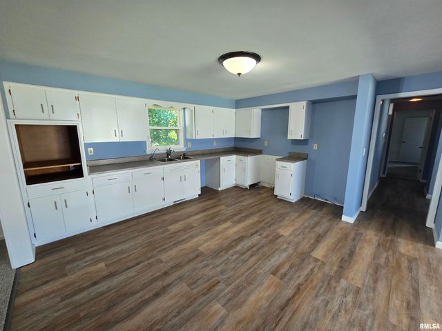 2020 W NEWMAN Parkway, Peoria, IL 61604