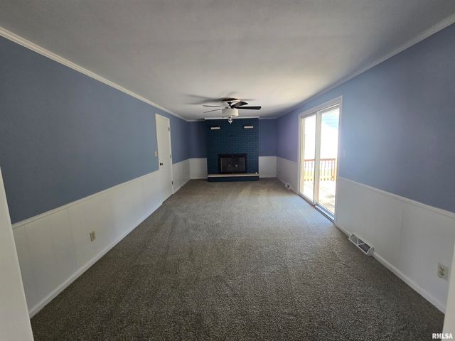 2020 W NEWMAN Parkway, Peoria, IL 61604