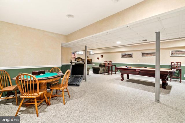 18 COUNTRY WOODS DR, New Egypt, NJ 08533