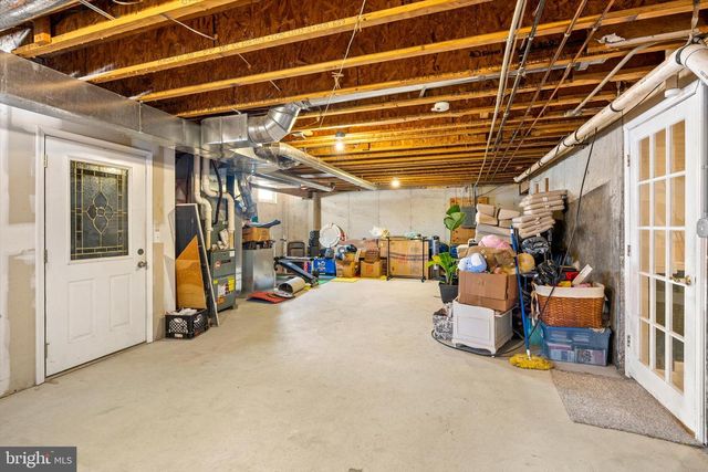 18 COUNTRY WOODS DR, New Egypt, NJ 08533