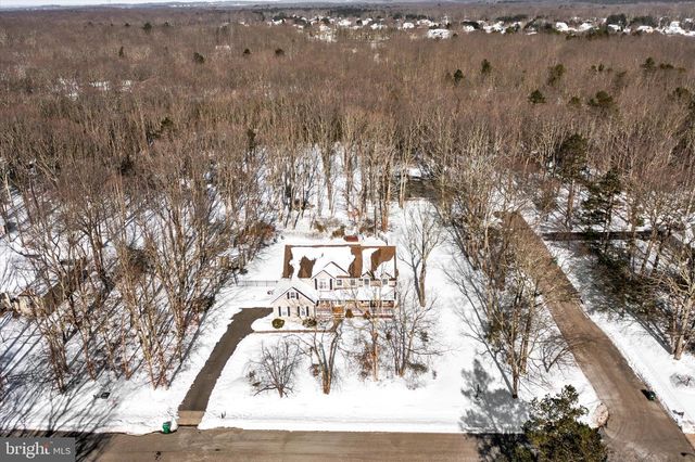 18 COUNTRY WOODS DR, New Egypt, NJ 08533