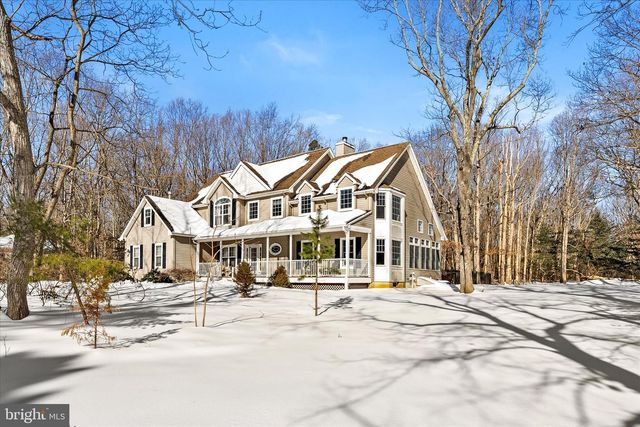 18 COUNTRY WOODS DR, New Egypt, NJ 08533