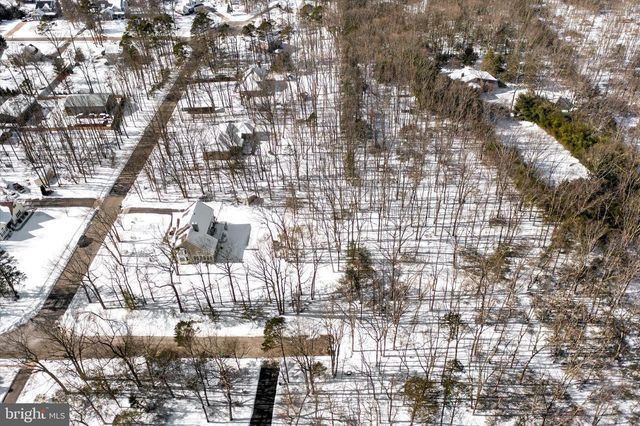 18 COUNTRY WOODS DR, New Egypt, NJ 08533