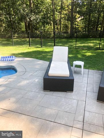 18 COUNTRY WOODS DR, New Egypt, NJ 08533