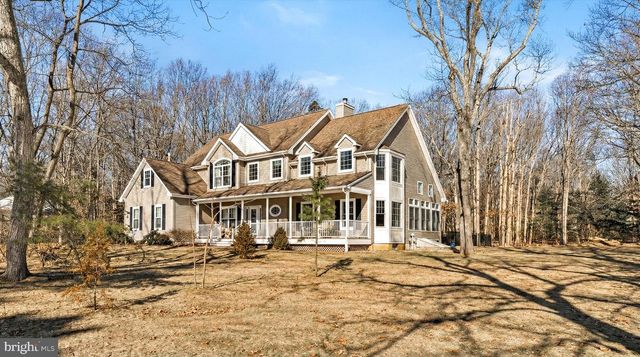 18 COUNTRY WOODS DR, New Egypt, NJ 08533