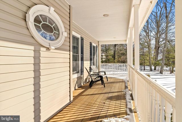 18 COUNTRY WOODS DR, New Egypt, NJ 08533