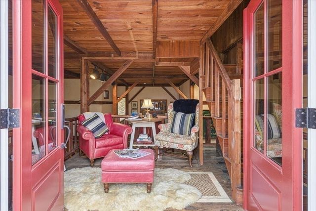 23 Old Oaken Bucket Rd, Scituate, MA 02066