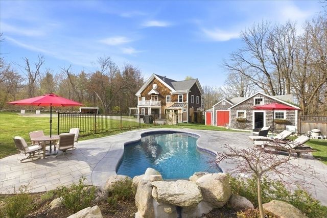 23 Old Oaken Bucket Rd, Scituate, MA 02066