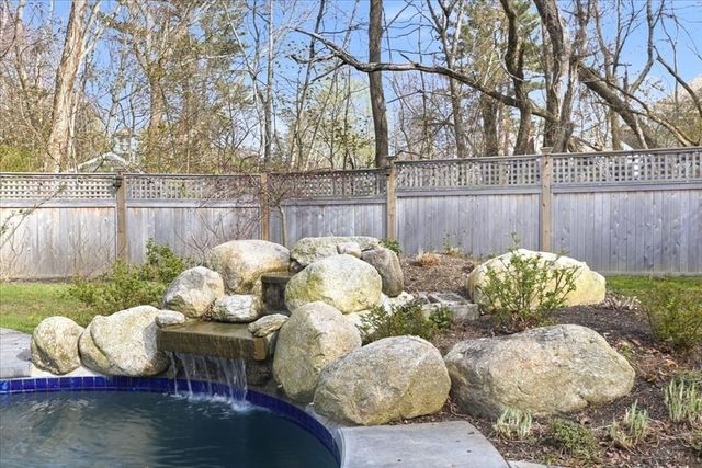 23 Old Oaken Bucket Rd, Scituate, MA 02066