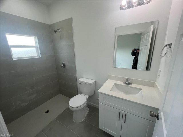 107 W 5th ST, Lehigh Acres, FL 33972