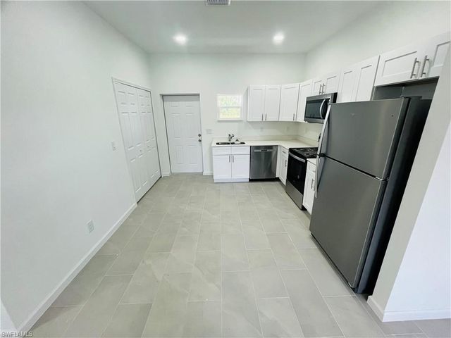 107 W 5th ST, Lehigh Acres, FL 33972
