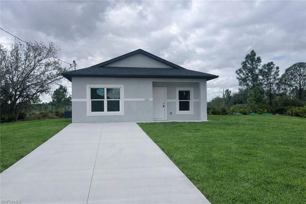107 W 5th ST, Lehigh Acres, FL 33972