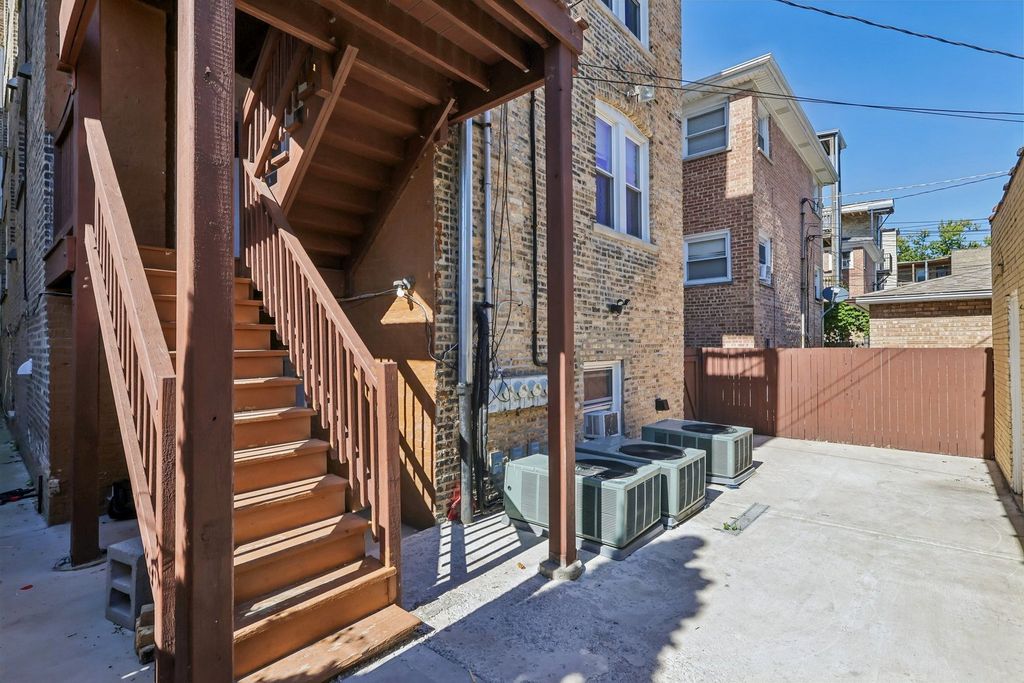 6235 N Francisco Avenue, Chicago, IL 60659 — photo 2