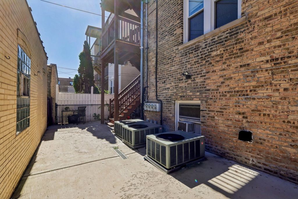 6235 N Francisco Avenue, Chicago, IL 60659 — photo 3