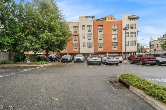 9252 Kennedy Blvd, North Bergen Twp., NJ 07047