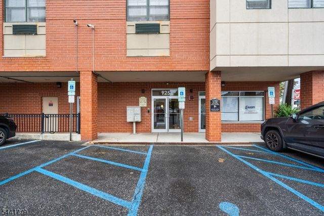 9252 Kennedy Blvd, North Bergen Twp., NJ 07047