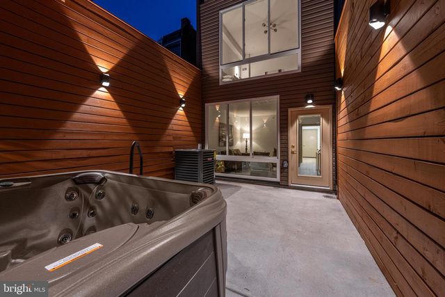 217 TASKER ST, Philadelphia, PA 19148