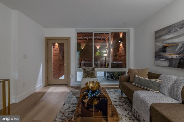 217 TASKER ST, Philadelphia, PA 19148