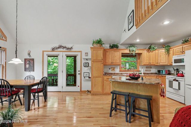 71 Lawrence Drive, Murphy, NC 28906