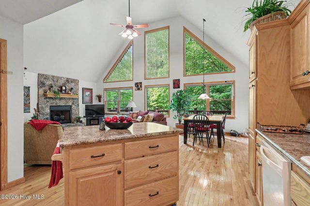 71 Lawrence Drive, Murphy, NC 28906