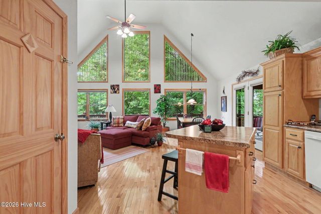 71 Lawrence Drive, Murphy, NC 28906