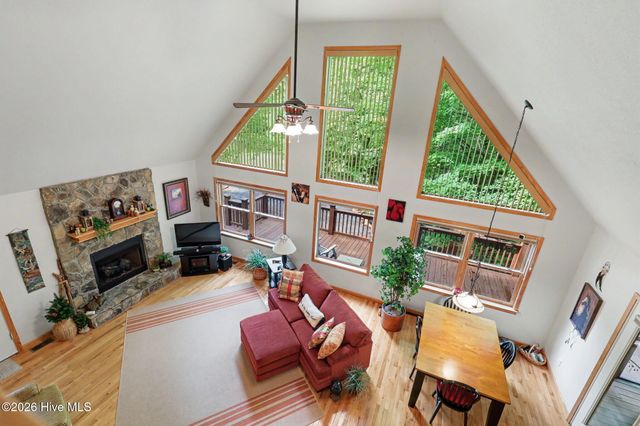 71 Lawrence Drive, Murphy, NC 28906