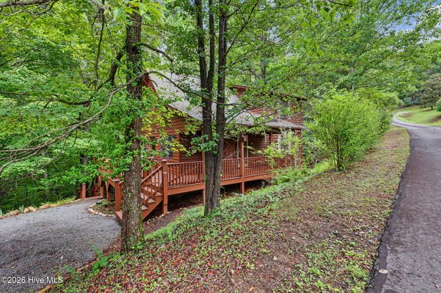 71 Lawrence Drive, Murphy, NC 28906