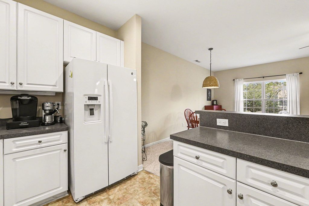 Image 11 of property listing at 4121 Perrine Street, Charleston, SC 29414