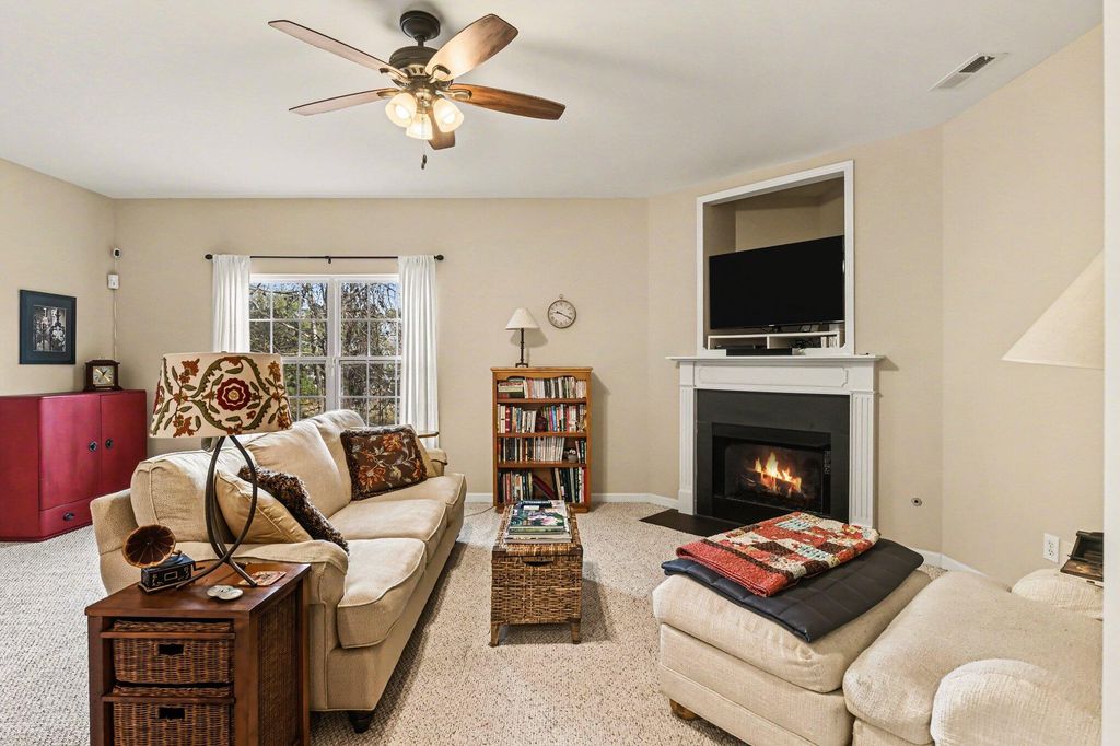 Image 5 of property listing at 4121 Perrine Street, Charleston, SC 29414