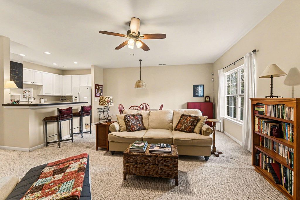 Image 7 of property listing at 4121 Perrine Street, Charleston, SC 29414