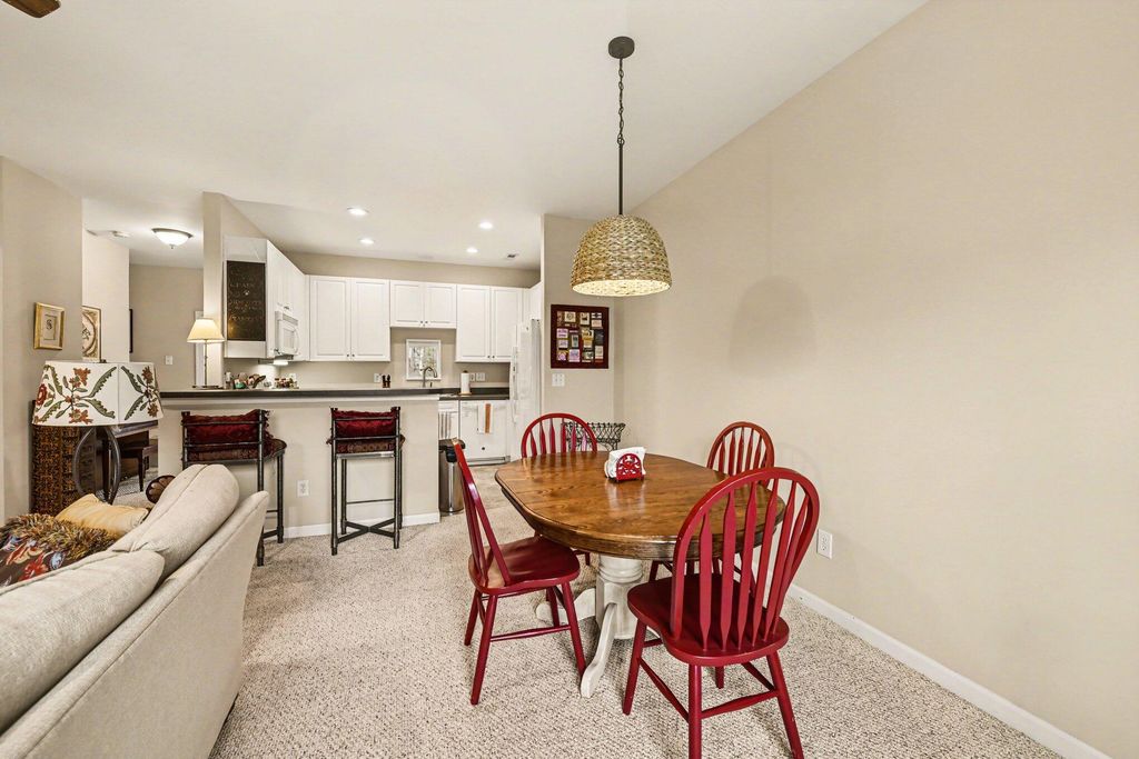 Image 8 of property listing at 4121 Perrine Street, Charleston, SC 29414