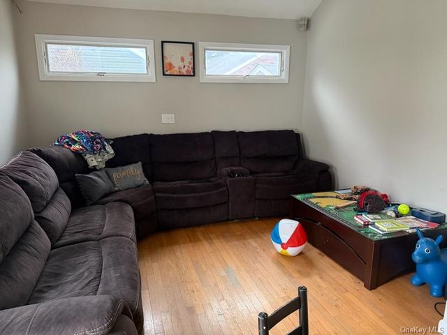 212 Gordon Avenue, Carle Place, NY 11590