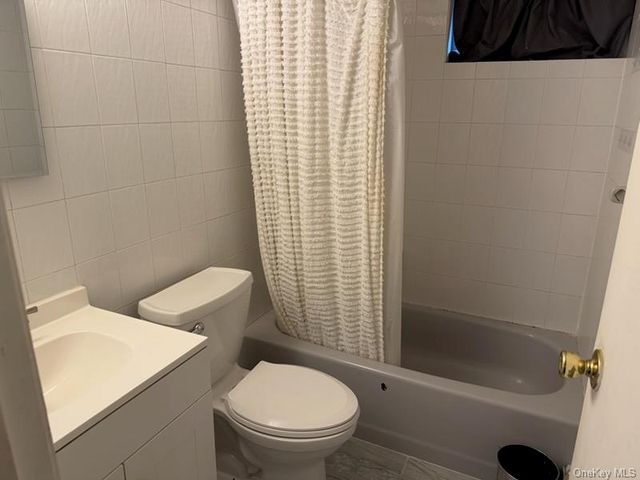 212 Gordon Avenue, Carle Place, NY 11590