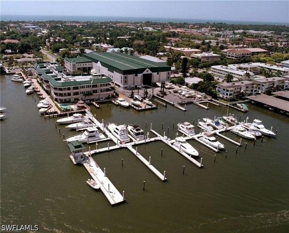 909 10th ST S, Naples, FL 34102