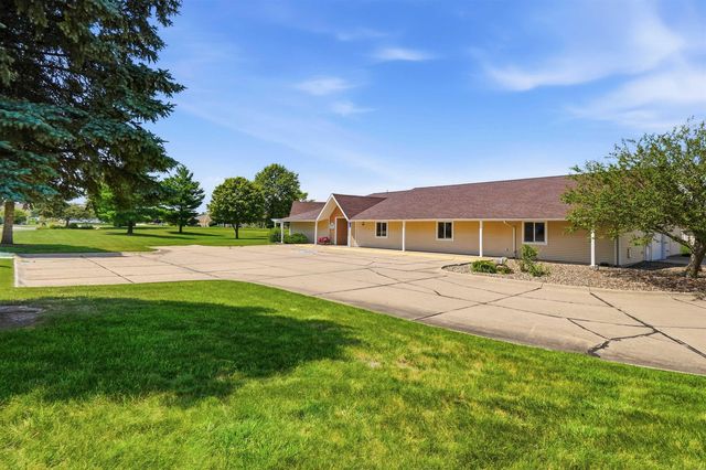4125 Autumn Ridge Rd Unit 122, Cedar Falls, IA 50613