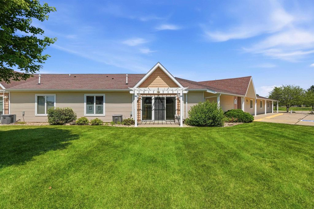 4125 Autumn Ridge Rd Unit 122, Cedar Falls, IA 50613