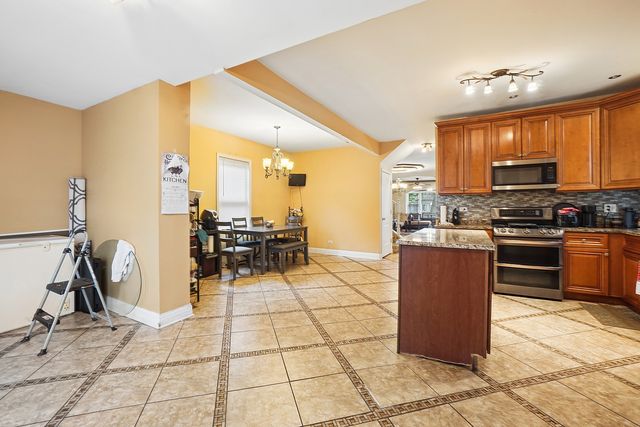 7527 S Perry Avenue, Chicago, IL 60620