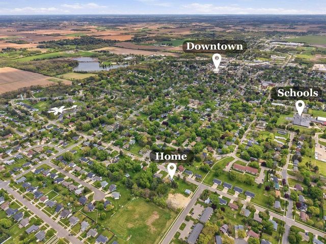 241 5th Street, Evansville, WI 53536