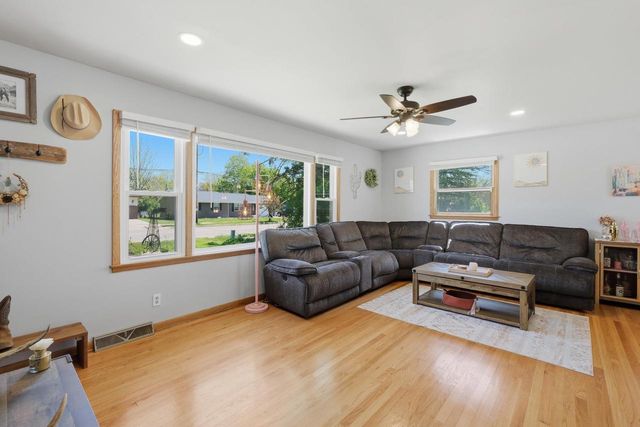 241 5th Street, Evansville, WI 53536