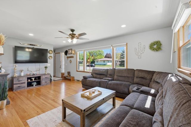 241 5th Street, Evansville, WI 53536
