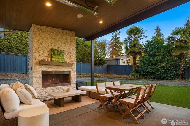 9215 NE 32nd Street, Clyde Hill, WA 98004