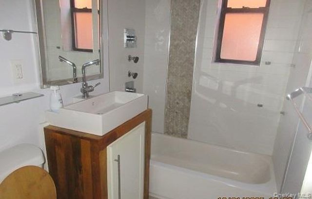 3231 Barker Avenue 2C, Bronx, NY 10467