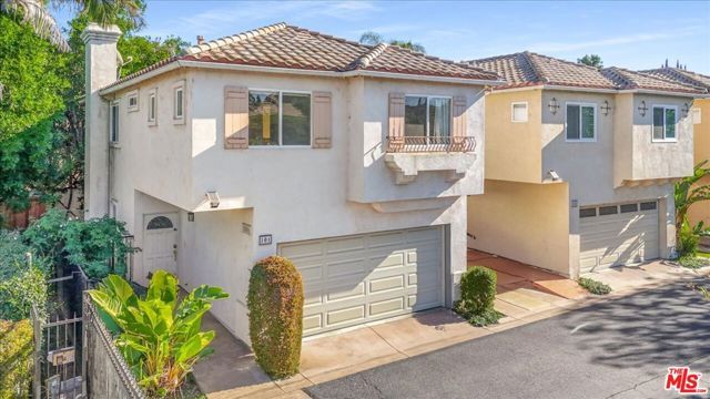18806 Hatteras Street 101, Tarzana (los Angeles), CA 91356