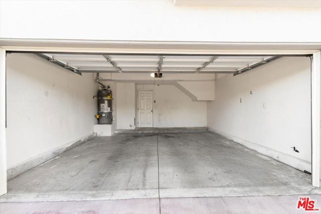 18806 Hatteras Street 101, Tarzana (los Angeles), CA 91356