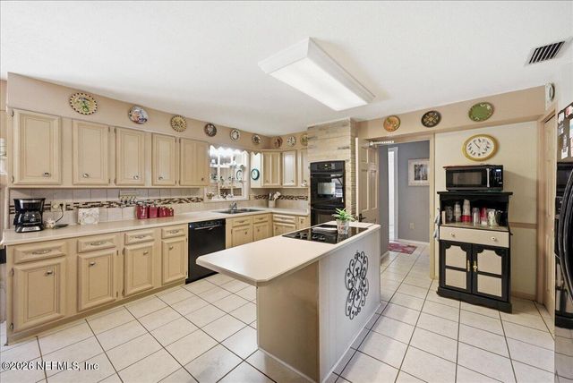 611 PLANTATION Drive, Middleburg, FL 32068