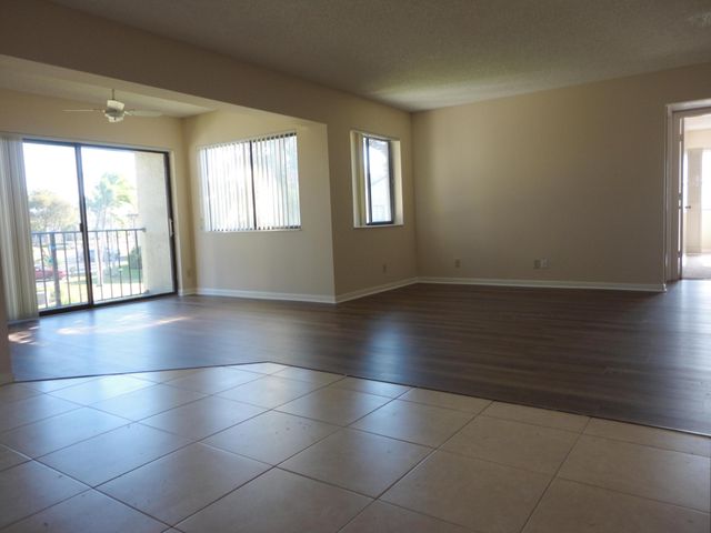 514 Shady Pine Way A2, Greenacres, FL 33415